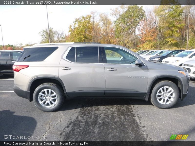 Pepperdust Metallic / Jet Black 2018 Chevrolet Traverse LT AWD