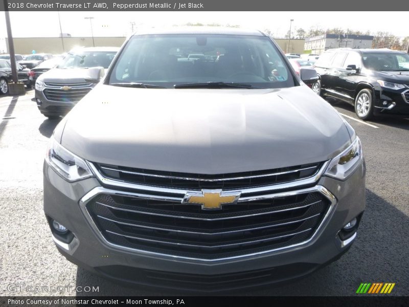 Pepperdust Metallic / Jet Black 2018 Chevrolet Traverse LT AWD