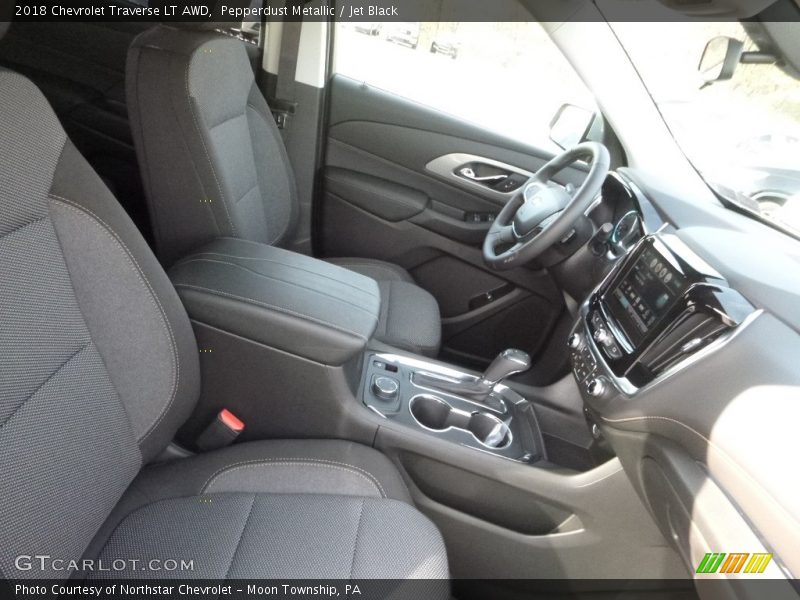 Pepperdust Metallic / Jet Black 2018 Chevrolet Traverse LT AWD