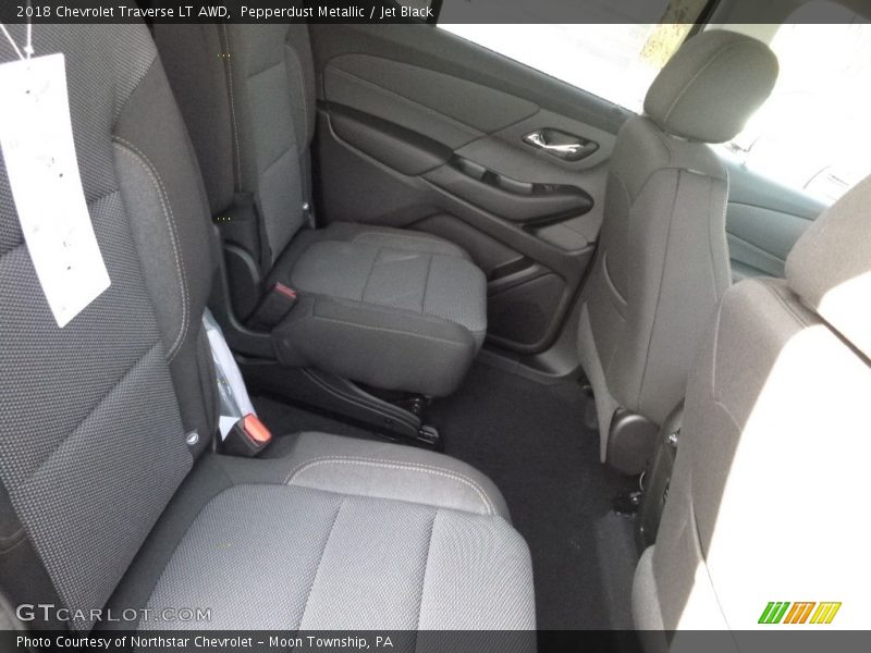 Pepperdust Metallic / Jet Black 2018 Chevrolet Traverse LT AWD