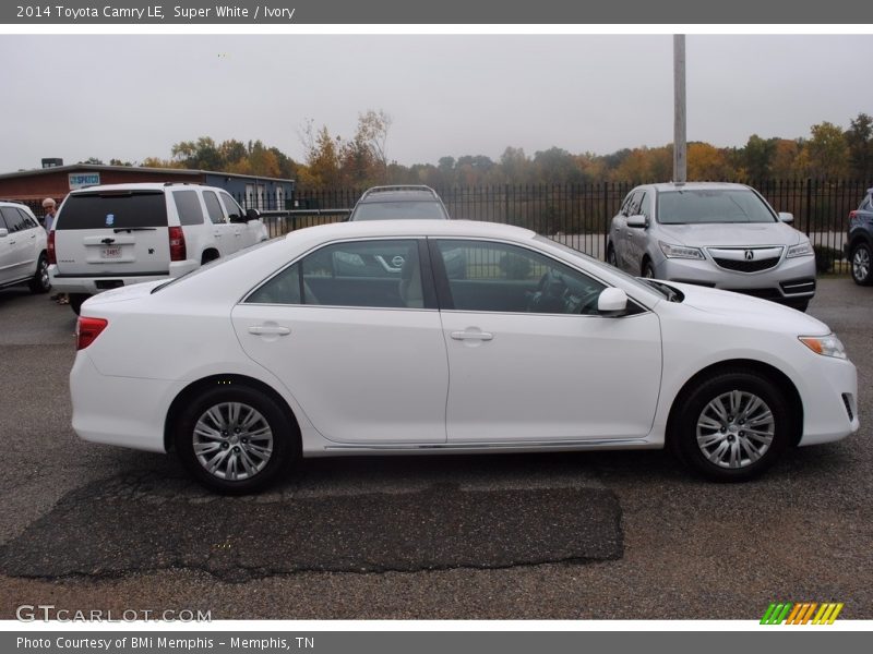 Super White / Ivory 2014 Toyota Camry LE