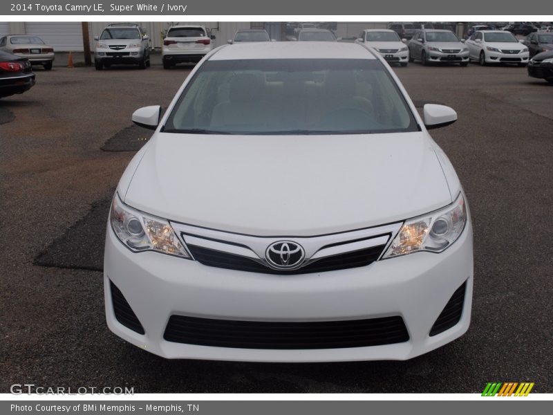 Super White / Ivory 2014 Toyota Camry LE