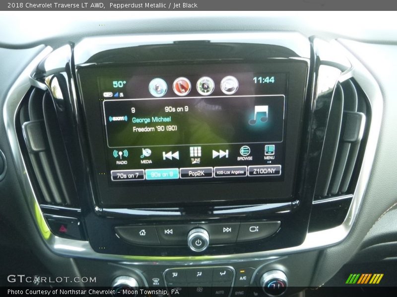 Pepperdust Metallic / Jet Black 2018 Chevrolet Traverse LT AWD