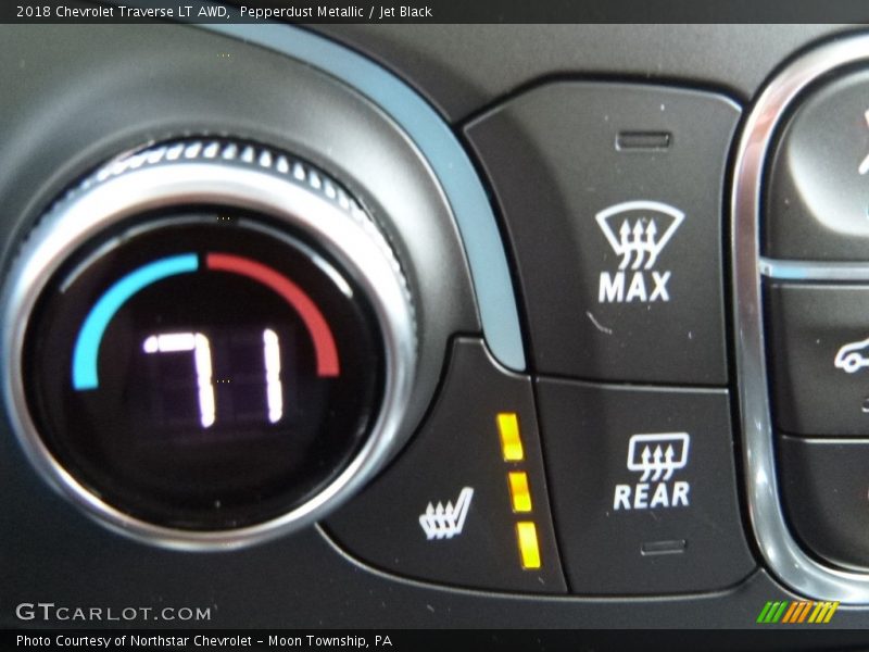 Pepperdust Metallic / Jet Black 2018 Chevrolet Traverse LT AWD