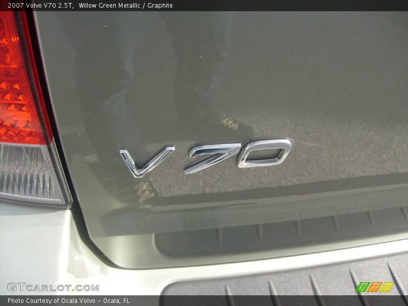 Willow Green Metallic / Graphite 2007 Volvo V70 2.5T