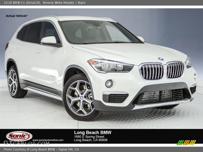 Mineral White Metallic / Black 2018 BMW X1 sDrive28i
