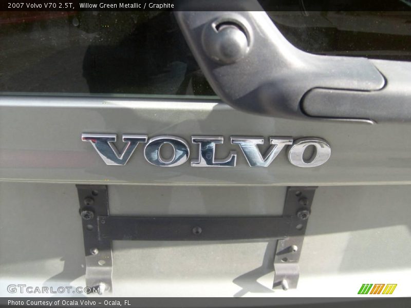 Willow Green Metallic / Graphite 2007 Volvo V70 2.5T