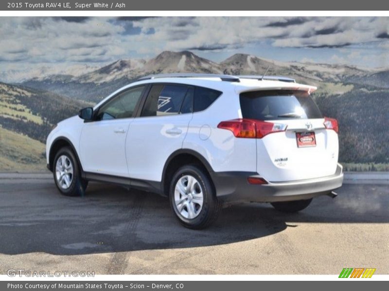 Super White / Ash 2015 Toyota RAV4 LE