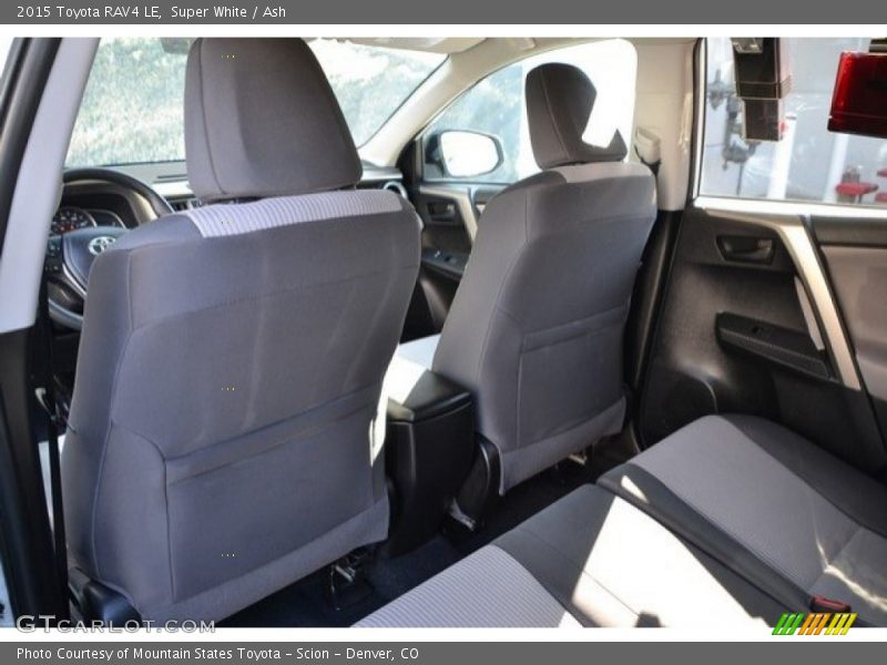 Super White / Ash 2015 Toyota RAV4 LE