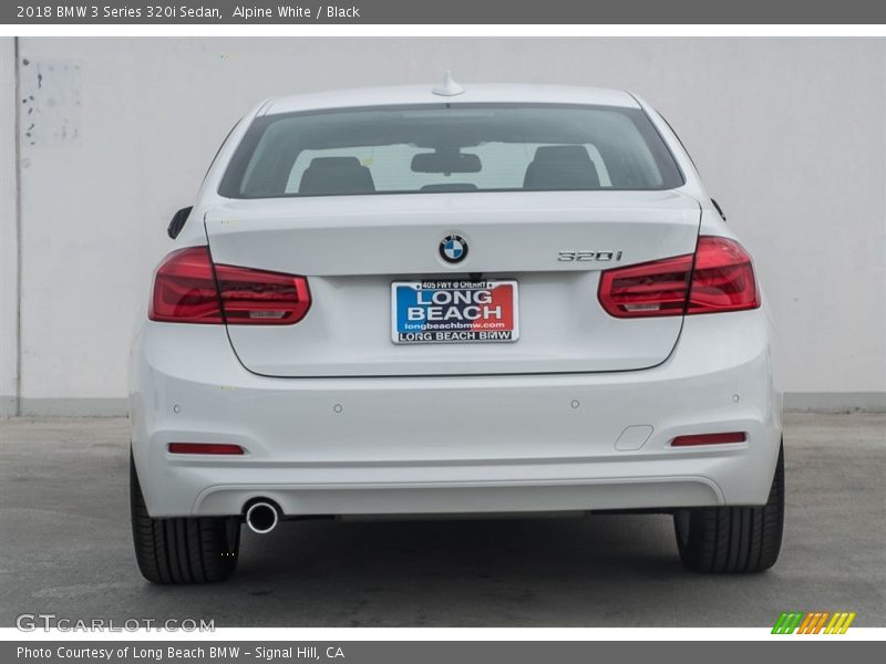 Alpine White / Black 2018 BMW 3 Series 320i Sedan