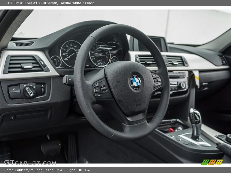 Alpine White / Black 2018 BMW 3 Series 320i Sedan