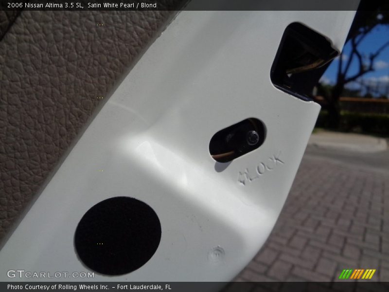 Satin White Pearl / Blond 2006 Nissan Altima 3.5 SL