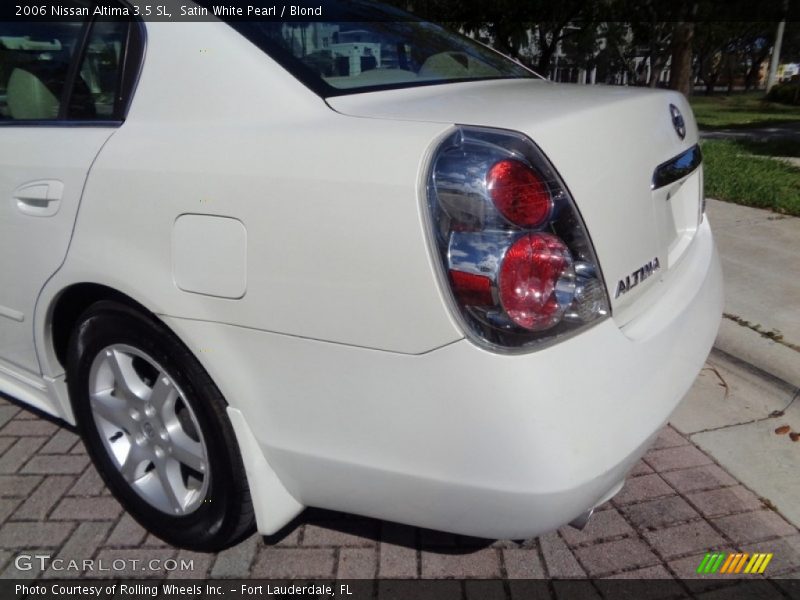 Satin White Pearl / Blond 2006 Nissan Altima 3.5 SL