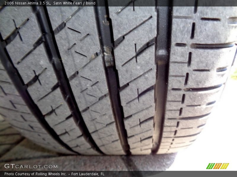 Satin White Pearl / Blond 2006 Nissan Altima 3.5 SL
