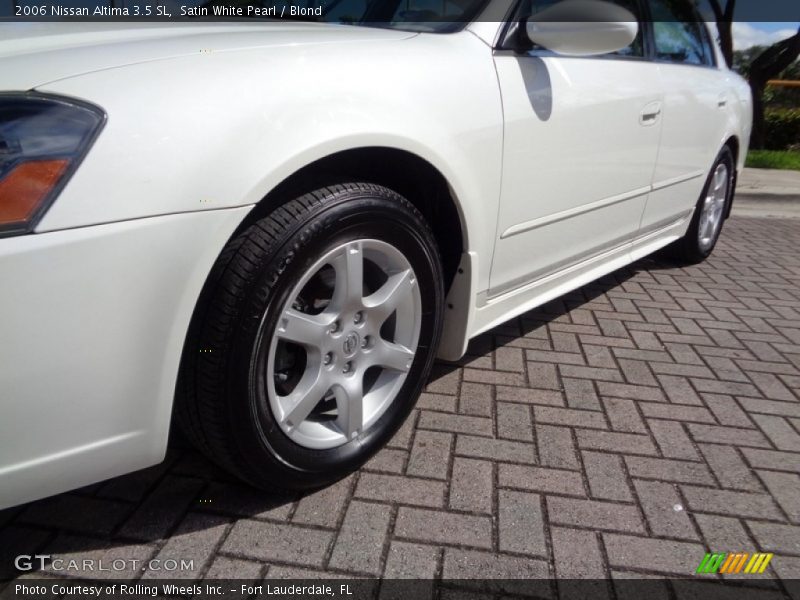 Satin White Pearl / Blond 2006 Nissan Altima 3.5 SL