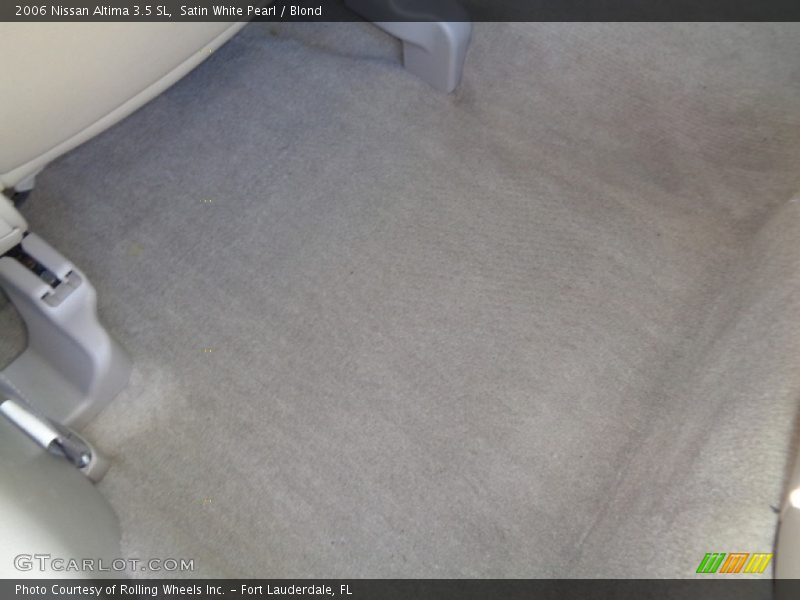 Satin White Pearl / Blond 2006 Nissan Altima 3.5 SL