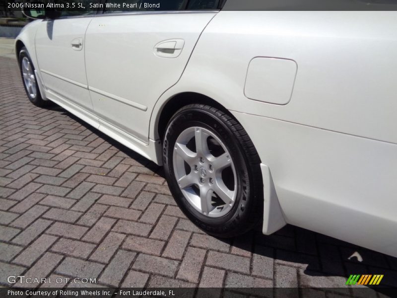 Satin White Pearl / Blond 2006 Nissan Altima 3.5 SL