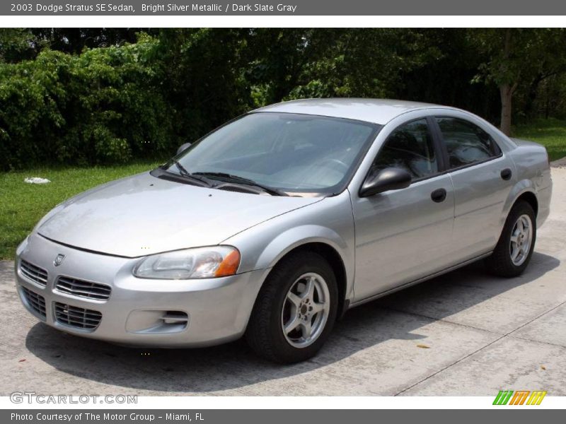 Bright Silver Metallic / Dark Slate Gray 2003 Dodge Stratus SE Sedan
