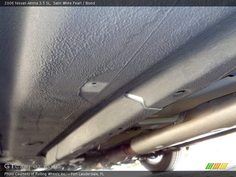 Satin White Pearl / Blond 2006 Nissan Altima 3.5 SL