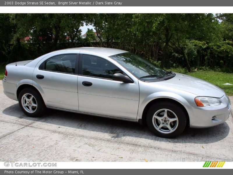 Bright Silver Metallic / Dark Slate Gray 2003 Dodge Stratus SE Sedan