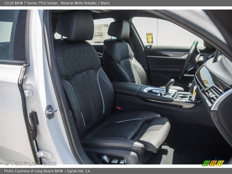 Mineral White Metallic / Black 2018 BMW 7 Series 750i Sedan