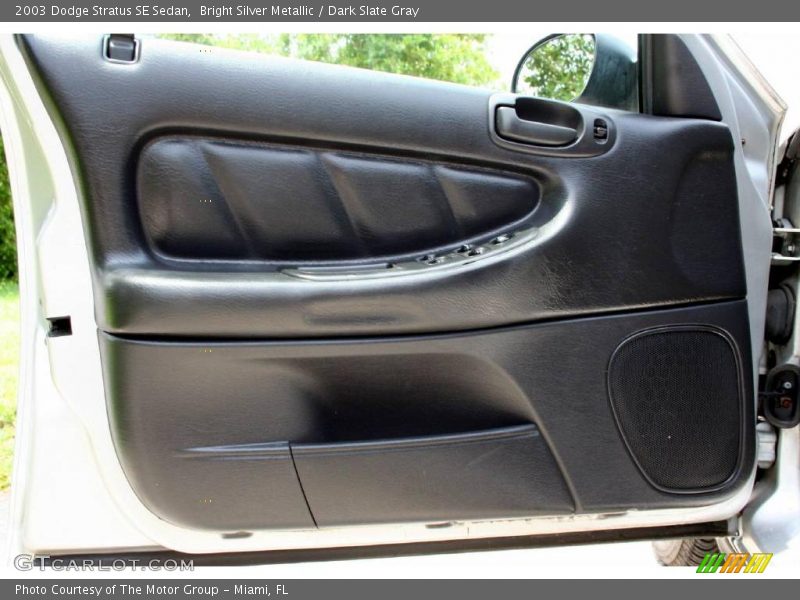 Bright Silver Metallic / Dark Slate Gray 2003 Dodge Stratus SE Sedan