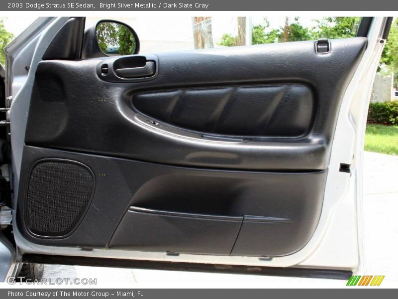 Bright Silver Metallic / Dark Slate Gray 2003 Dodge Stratus SE Sedan