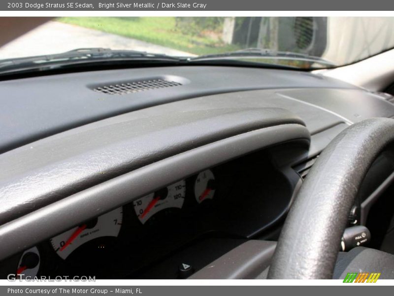 Bright Silver Metallic / Dark Slate Gray 2003 Dodge Stratus SE Sedan