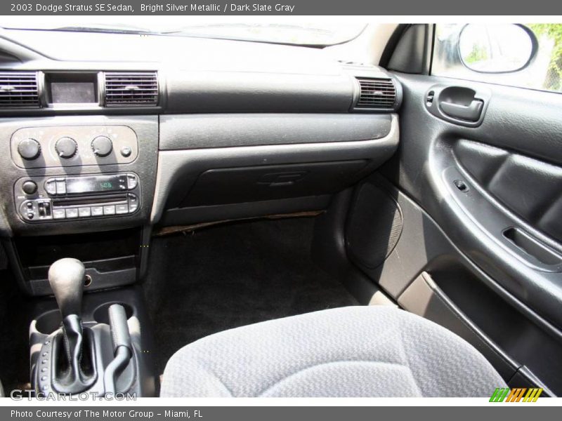 Bright Silver Metallic / Dark Slate Gray 2003 Dodge Stratus SE Sedan