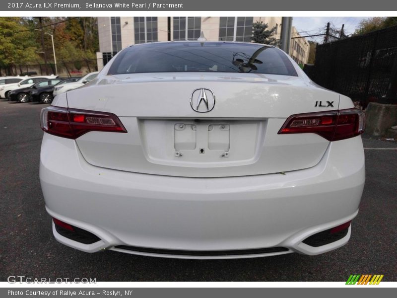 Bellanova White Pearl / Parchment 2017 Acura ILX Premium