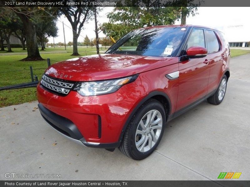 Front 3/4 View of 2017 Discovery HSE