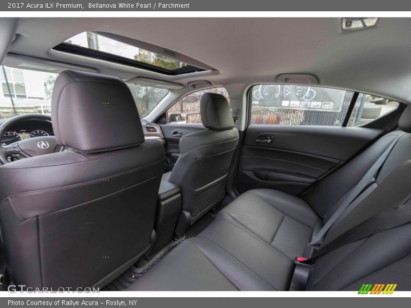 Bellanova White Pearl / Parchment 2017 Acura ILX Premium