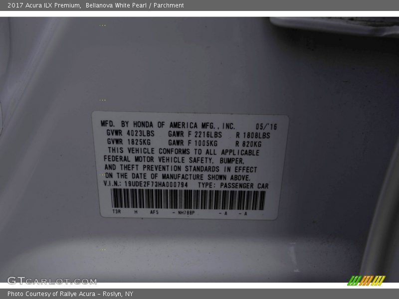 Bellanova White Pearl / Parchment 2017 Acura ILX Premium