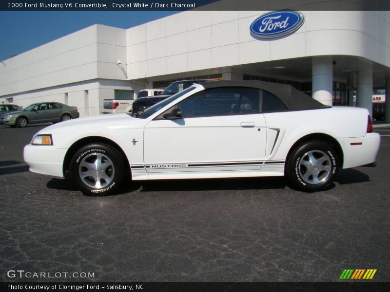 Crystal White / Dark Charcoal 2000 Ford Mustang V6 Convertible