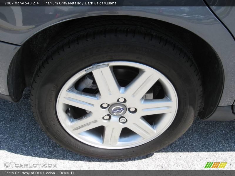 Titanium Gray Metallic / Dark Beige/Quartz 2007 Volvo S40 2.4i