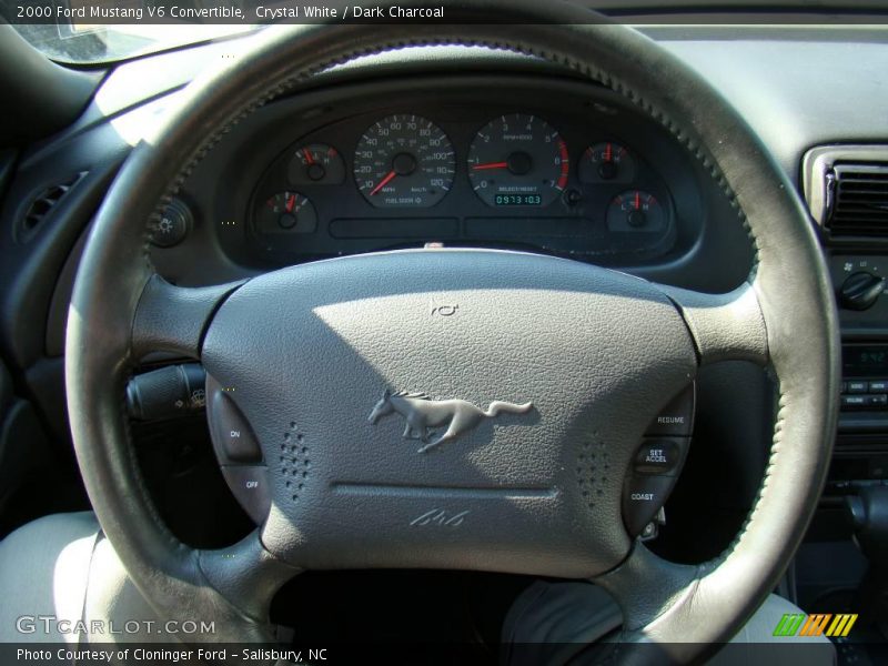 Crystal White / Dark Charcoal 2000 Ford Mustang V6 Convertible