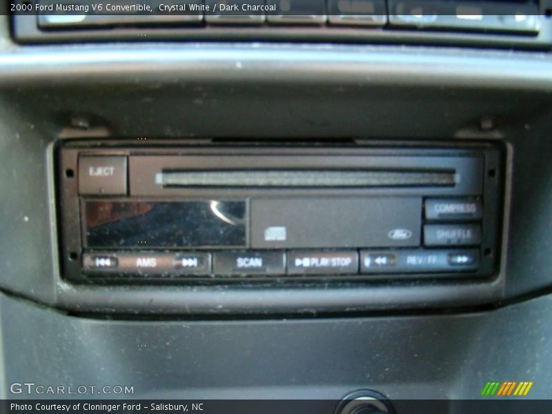 Crystal White / Dark Charcoal 2000 Ford Mustang V6 Convertible