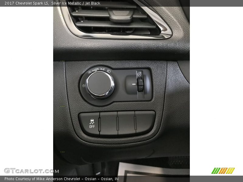 Silver Ice Metallic / Jet Black 2017 Chevrolet Spark LS