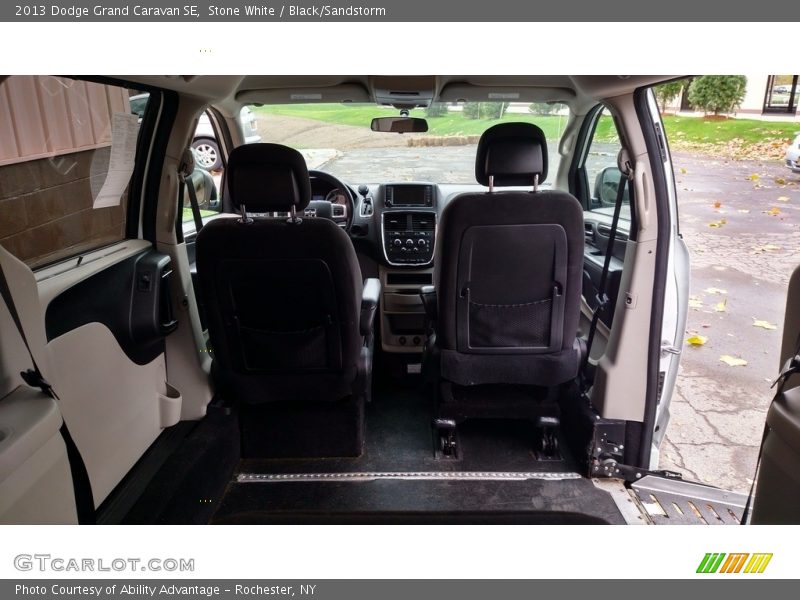 Stone White / Black/Sandstorm 2013 Dodge Grand Caravan SE