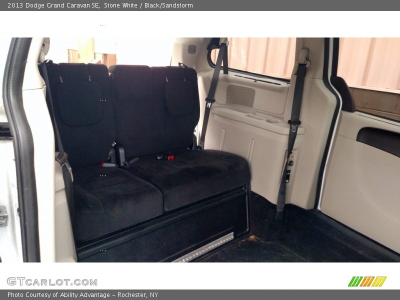 Stone White / Black/Sandstorm 2013 Dodge Grand Caravan SE