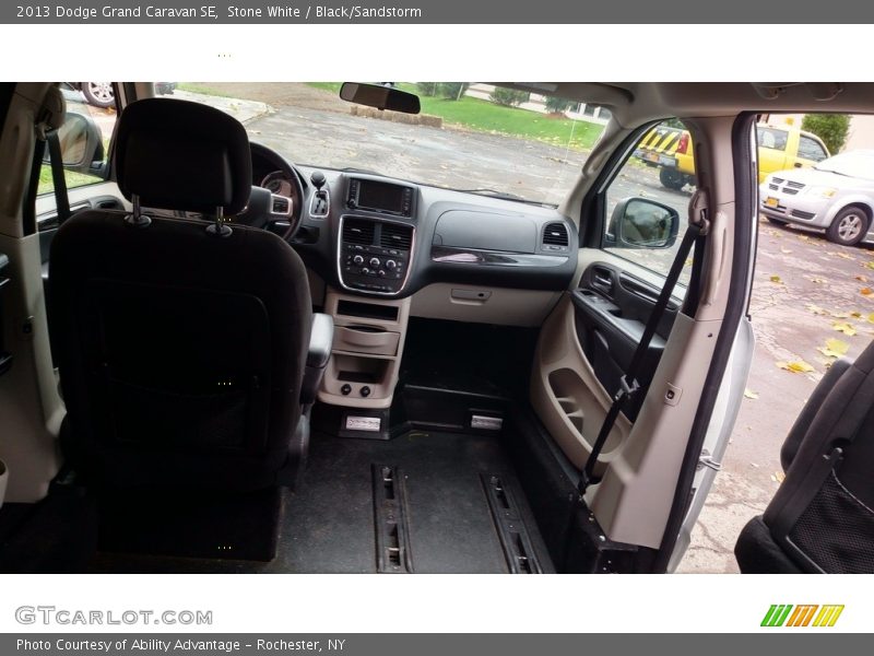 Stone White / Black/Sandstorm 2013 Dodge Grand Caravan SE