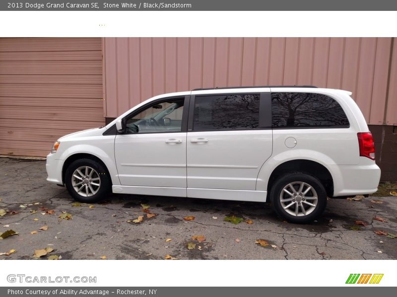 Stone White / Black/Sandstorm 2013 Dodge Grand Caravan SE