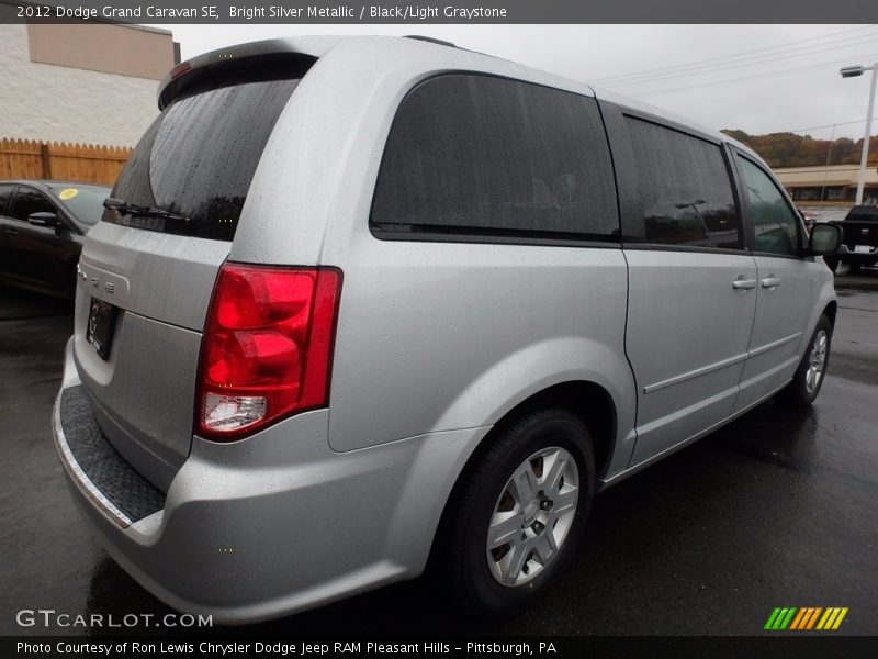 Bright Silver Metallic / Black/Light Graystone 2012 Dodge Grand Caravan SE