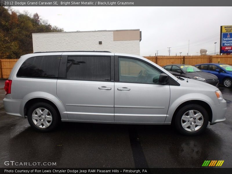 Bright Silver Metallic / Black/Light Graystone 2012 Dodge Grand Caravan SE
