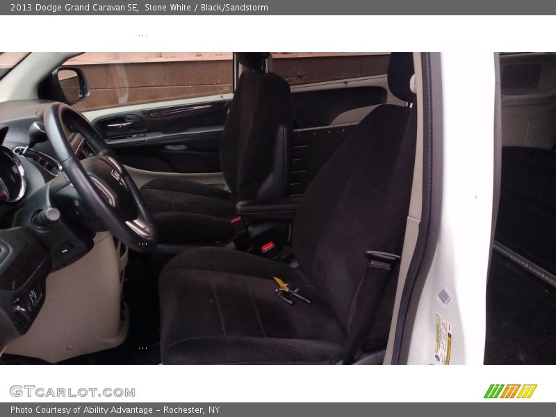 Stone White / Black/Sandstorm 2013 Dodge Grand Caravan SE
