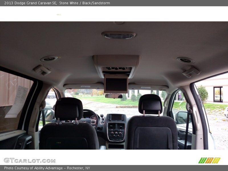 Stone White / Black/Sandstorm 2013 Dodge Grand Caravan SE