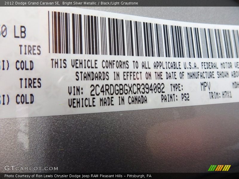 Bright Silver Metallic / Black/Light Graystone 2012 Dodge Grand Caravan SE