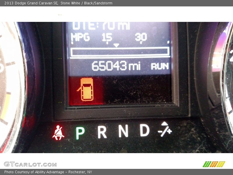 Stone White / Black/Sandstorm 2013 Dodge Grand Caravan SE