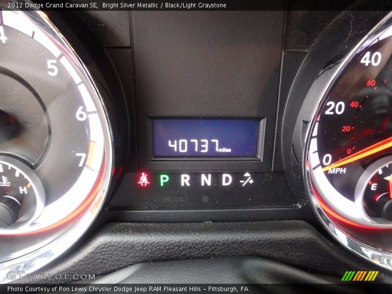 Bright Silver Metallic / Black/Light Graystone 2012 Dodge Grand Caravan SE