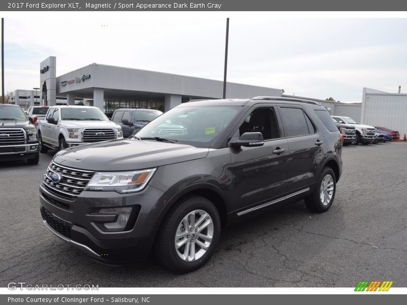 Magnetic / Sport Appearance Dark Earth Gray 2017 Ford Explorer XLT